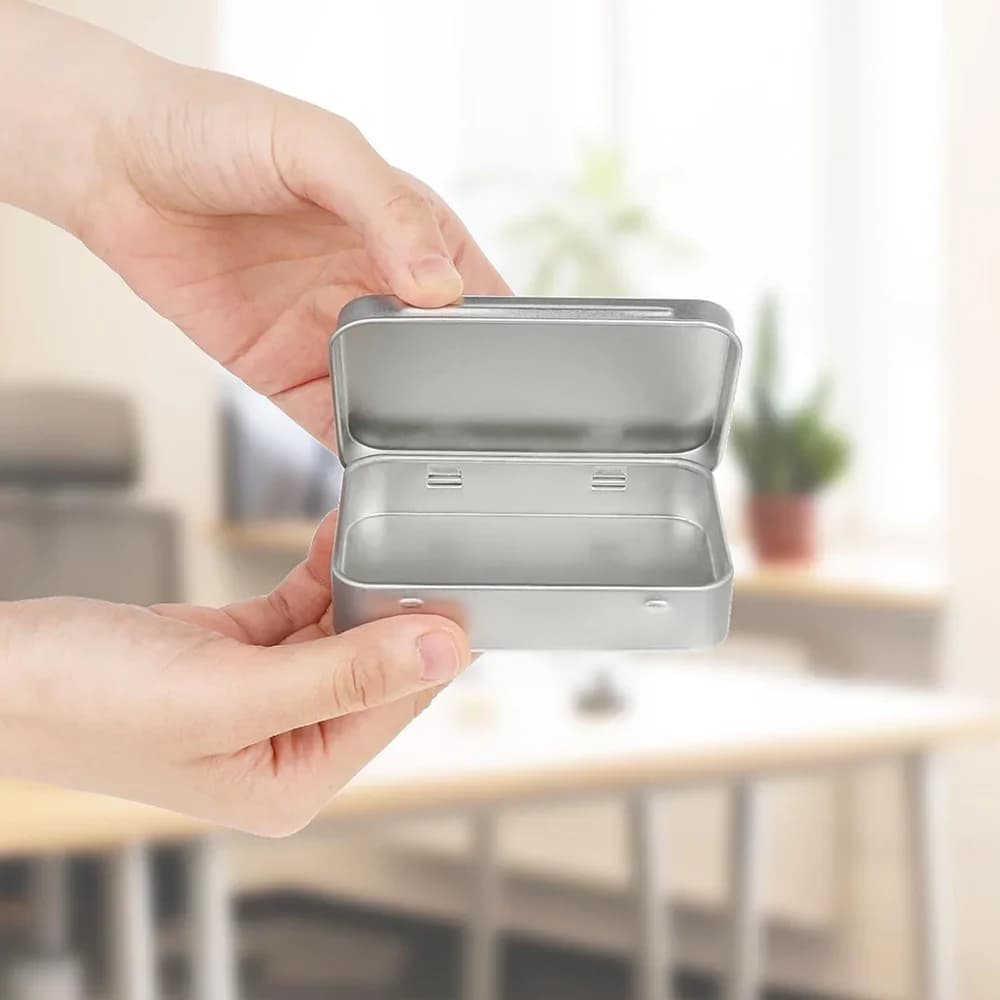 Kovové plechové krabičky s pántom, 6 ks – mini prenosné úložné dózy s viečkom na drobnosti a sladkosti