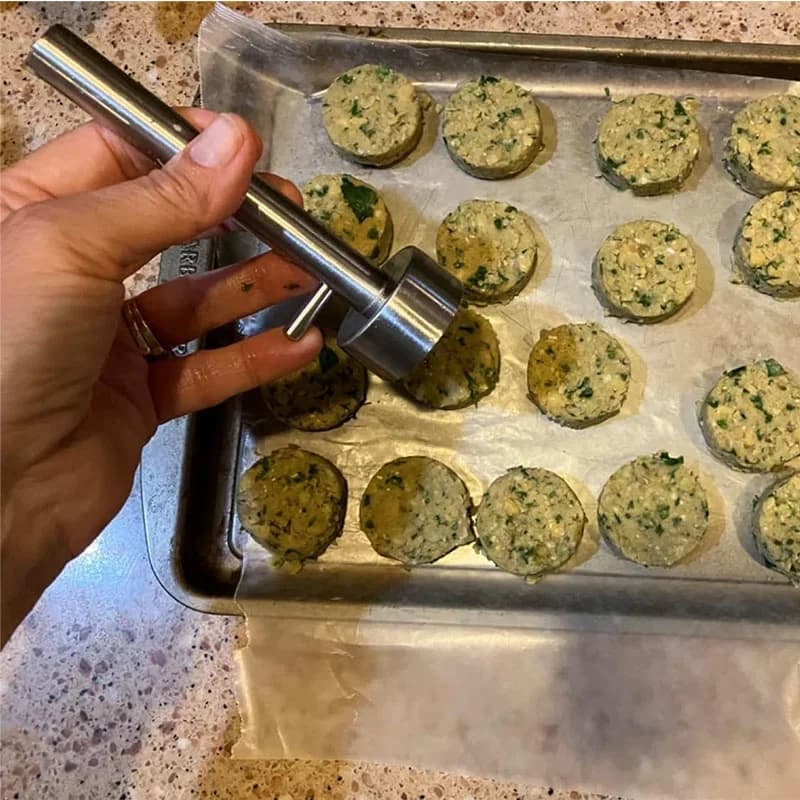 Nerezová naberačka a tvorítko na falafel