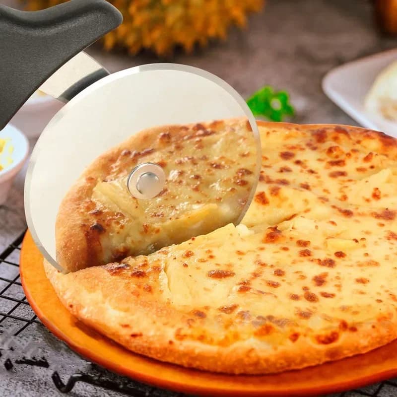 Nerezové krájače na pizzu a cesto