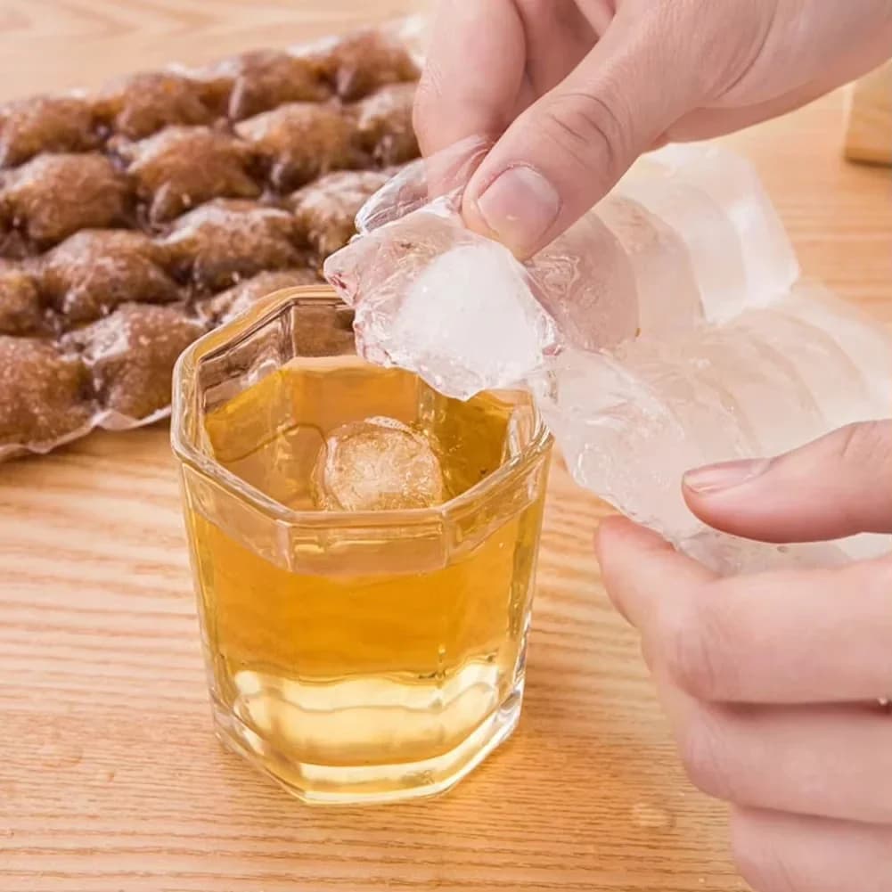Jednorazové samouzatvárateľné vrecká na ľadové kocky